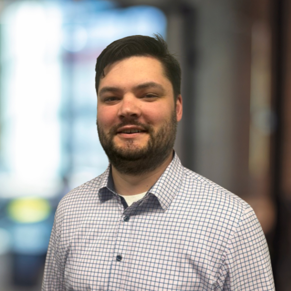 Tom Averill Headshot